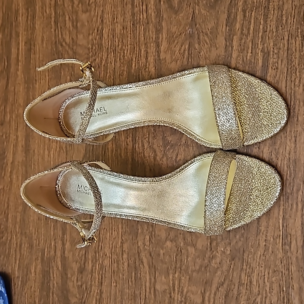 Michael Kors Sz 11M glitter gold round toe 3 in heel stiletto in original box